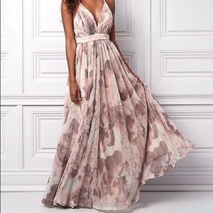 LE CHATEAU | NWOT Deep V-Neck Maxi Dress